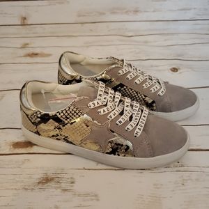 Steve Madden Star sneaker snakeskin print size 7.5